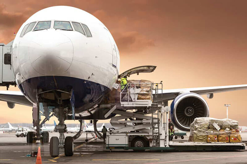 Hình thức chuyển hàng nhanh bằng đường hàng không có cước phí cao