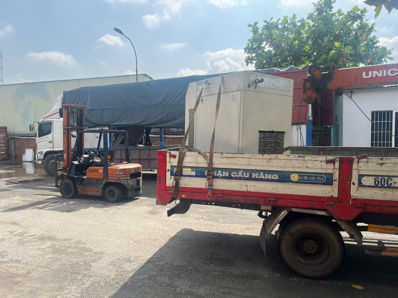 vận chuyển hàng hóa đi xã kim anh